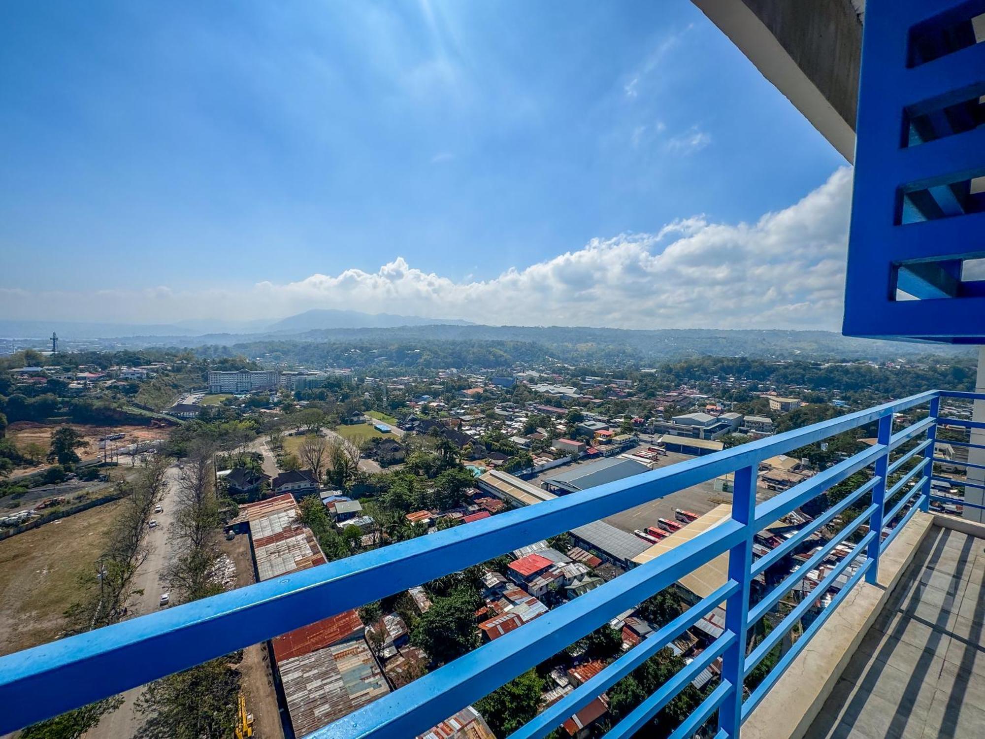 Апартаменти The Loop 2Br Fully Furnished Corner Unit W Balcony Кагаян-де-Оро Екстер'єр фото