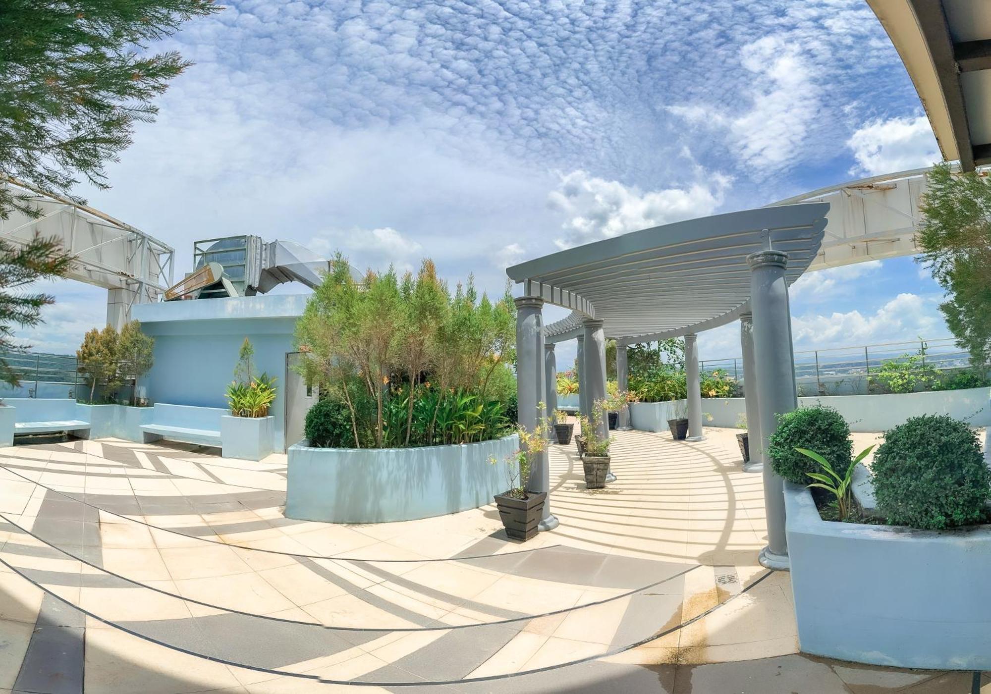 Апартаменти The Loop 2Br Fully Furnished Corner Unit W Balcony Кагаян-де-Оро Екстер'єр фото